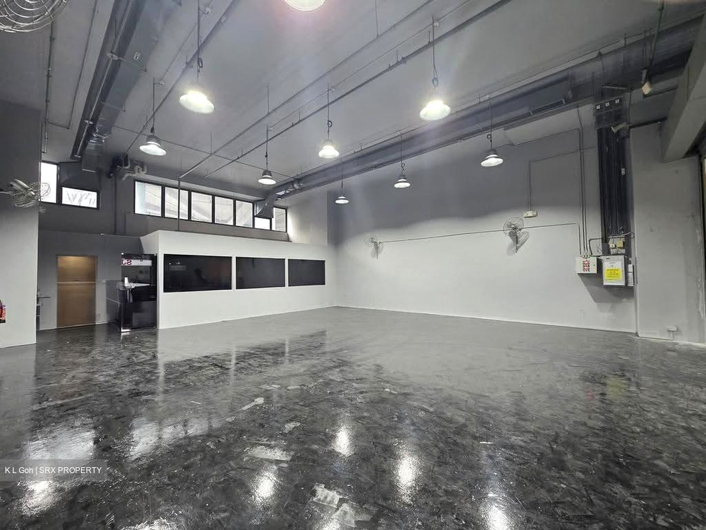 Carros Centre (D25), Factory #610989031